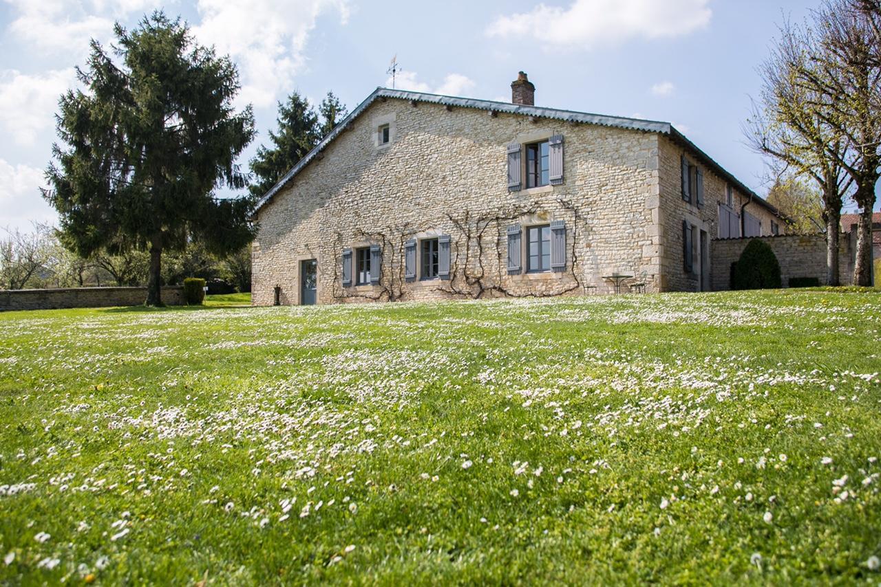 Hostellerie La Montagne Colombey-les-deux-Églises Exterior foto